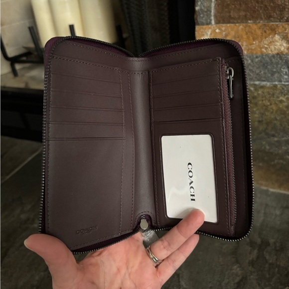 NWT COACH Medium ID Zip Around Wallet - Picture 7 of 13